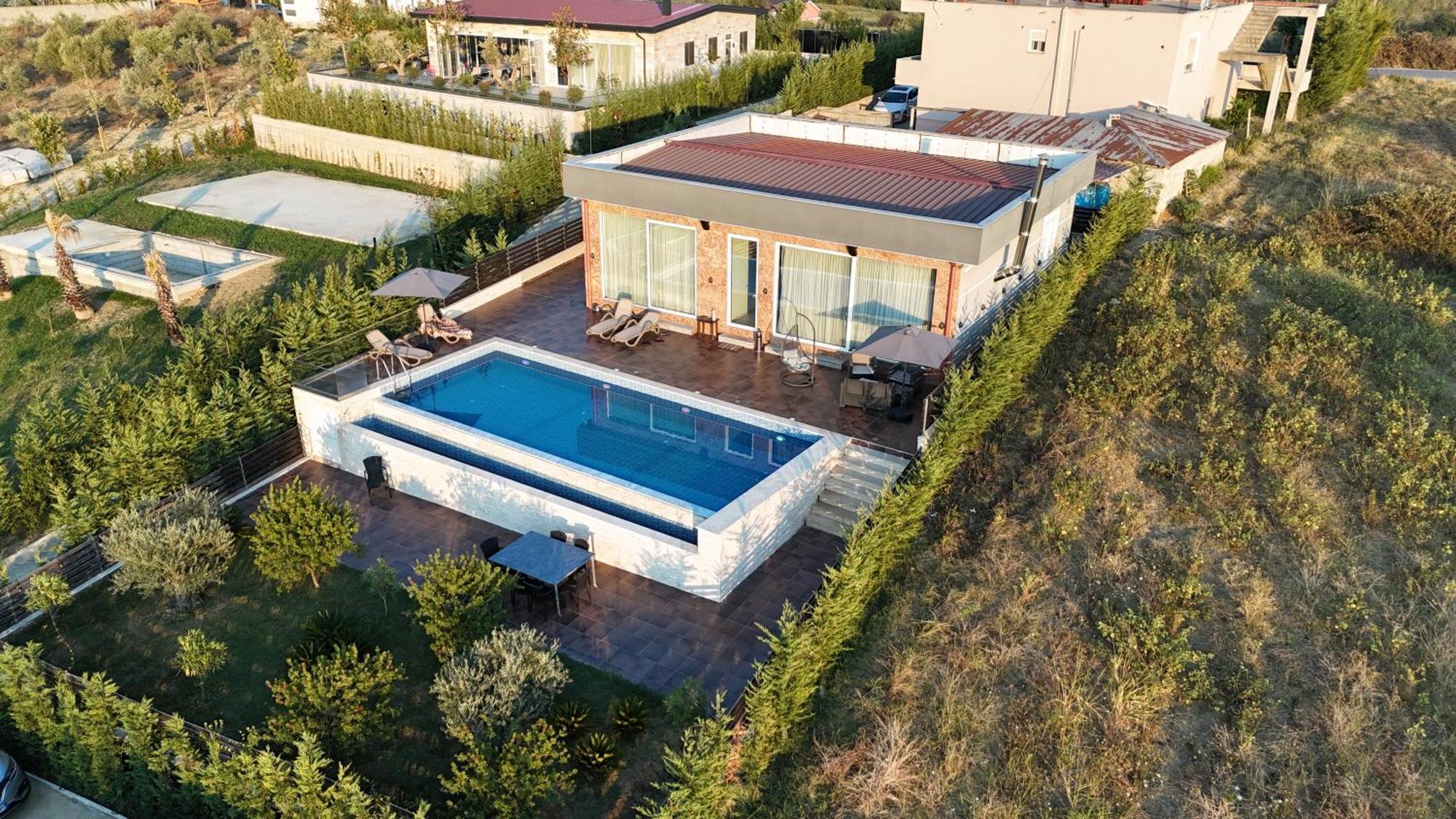 Top Villas Durres Exterior photo